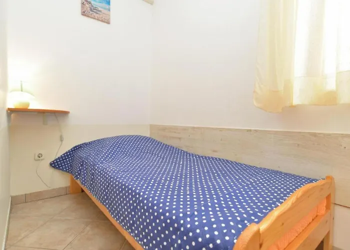 Cozy With Terrace And Bbq Štinjan