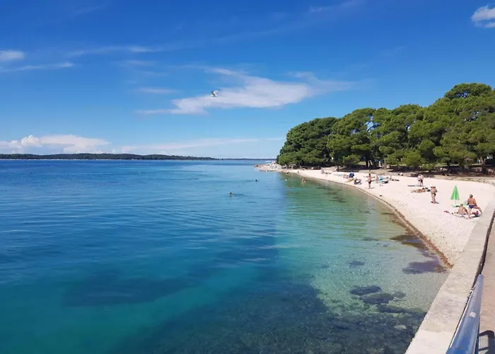 Appartement Cozy With Terrace And Bbq Štinjan