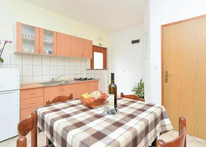 Cozy With Terrace And Bbq Appartamento