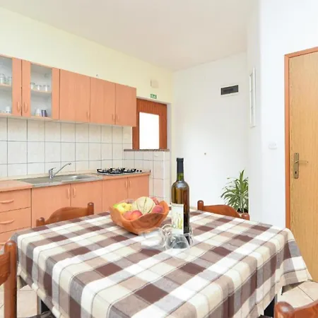 Cozy With Terrace And Bbq Apartment