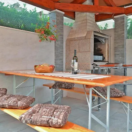Cozy With Terrace And Bbq